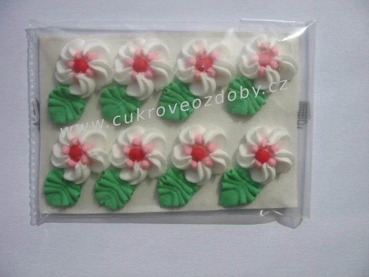 Velké květy točené A bílé