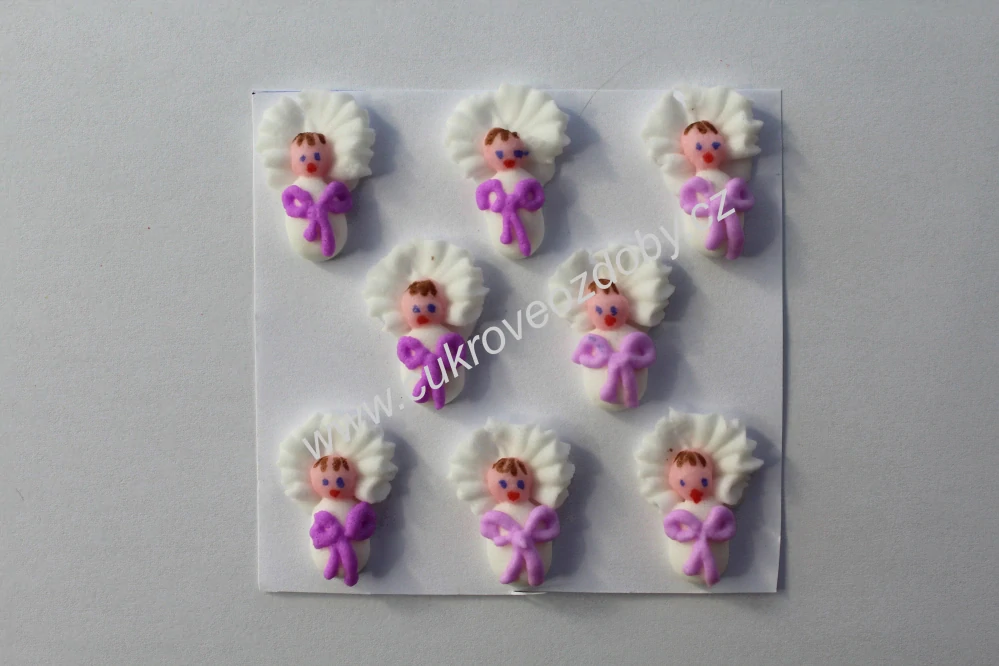 Miminka bílá s fialovou