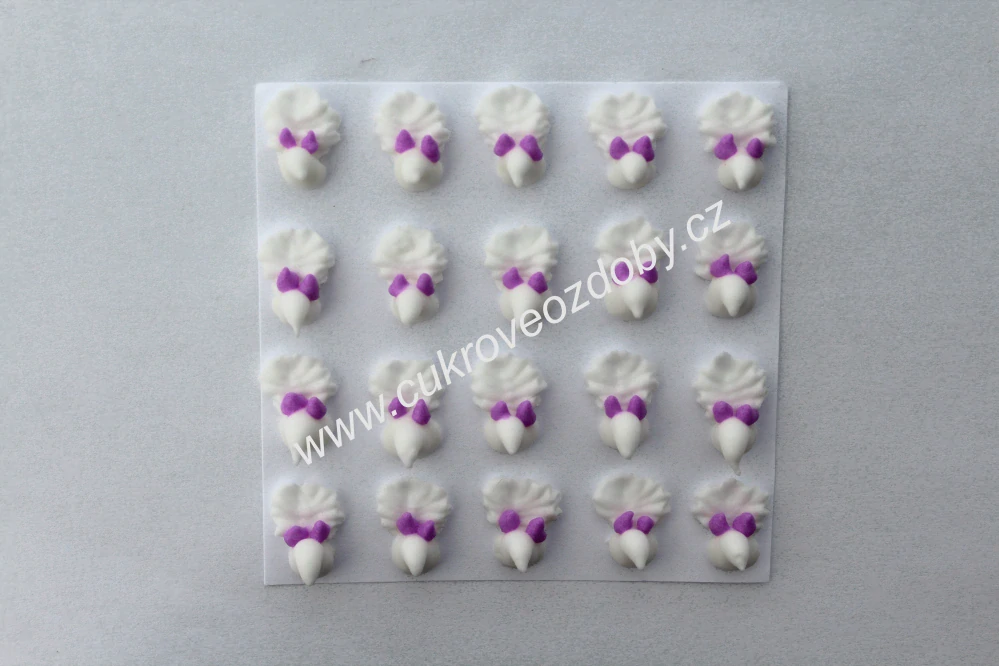 Holubičky malé bílé s fialovou