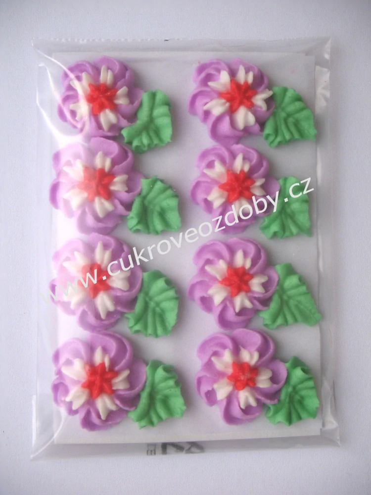 Velké květy točené A bílé