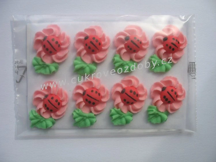 Velké květy s beruškou točené B