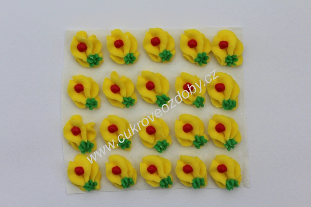 Poupata střední zdobená