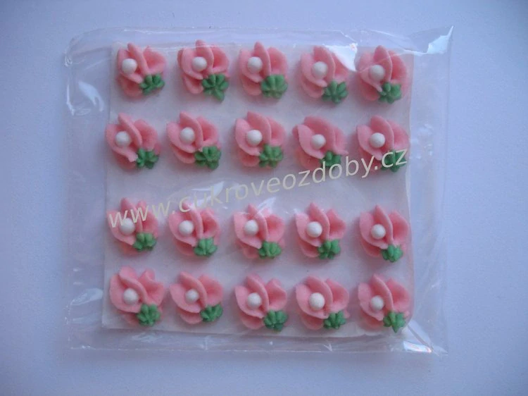 Poupata střední zdobená