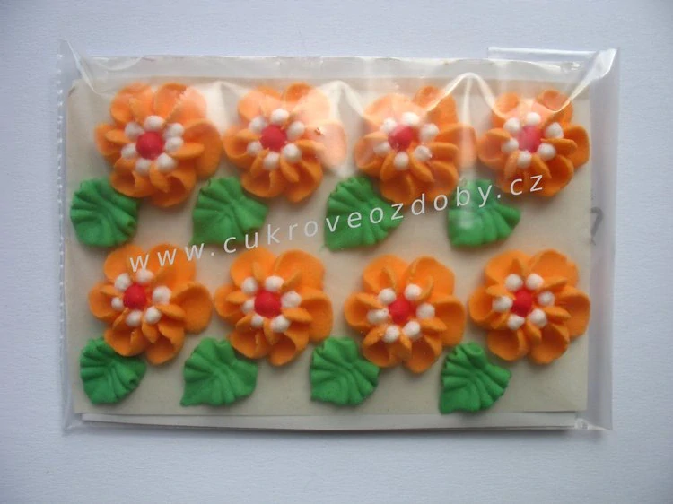 Velké květy točené A bílé